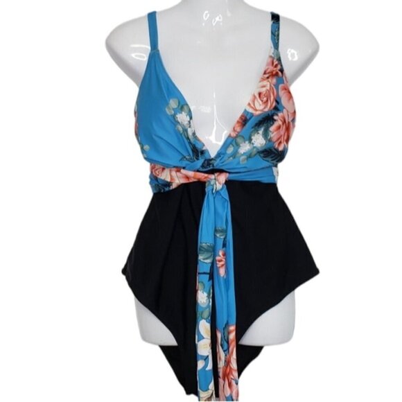 New Cupshe Plus Size One Piece Bathing Swim Suit Floral Wrap Size 2X - Picture 1 of 13